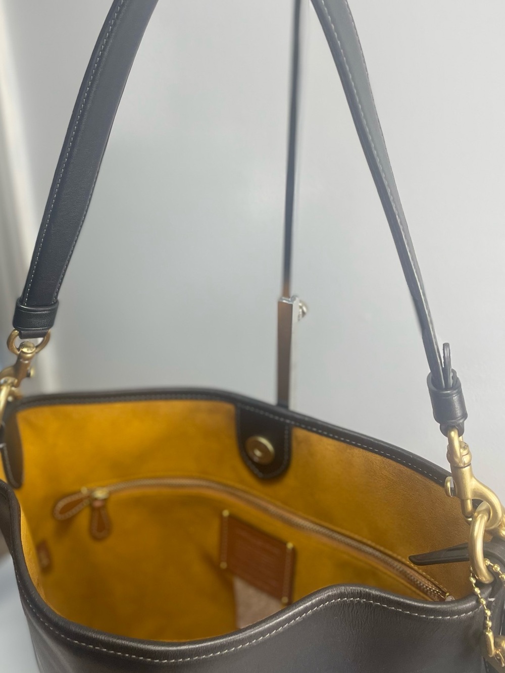 Coach Glovetanned Dakota Bucket Bag-COA - Picture 9 of 15
